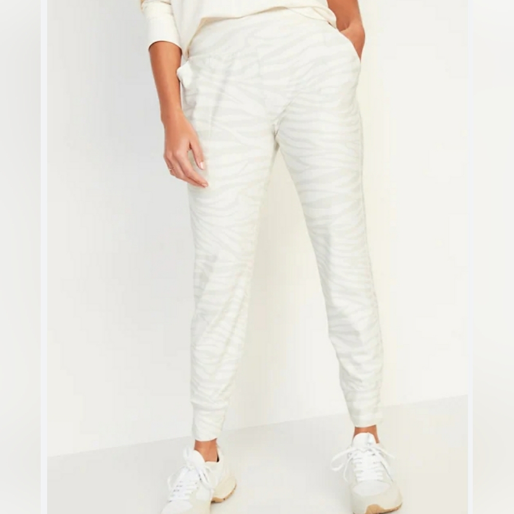 Old Navy High-Waist Powersoft Joggers Pants White Animal Print Ivory Small